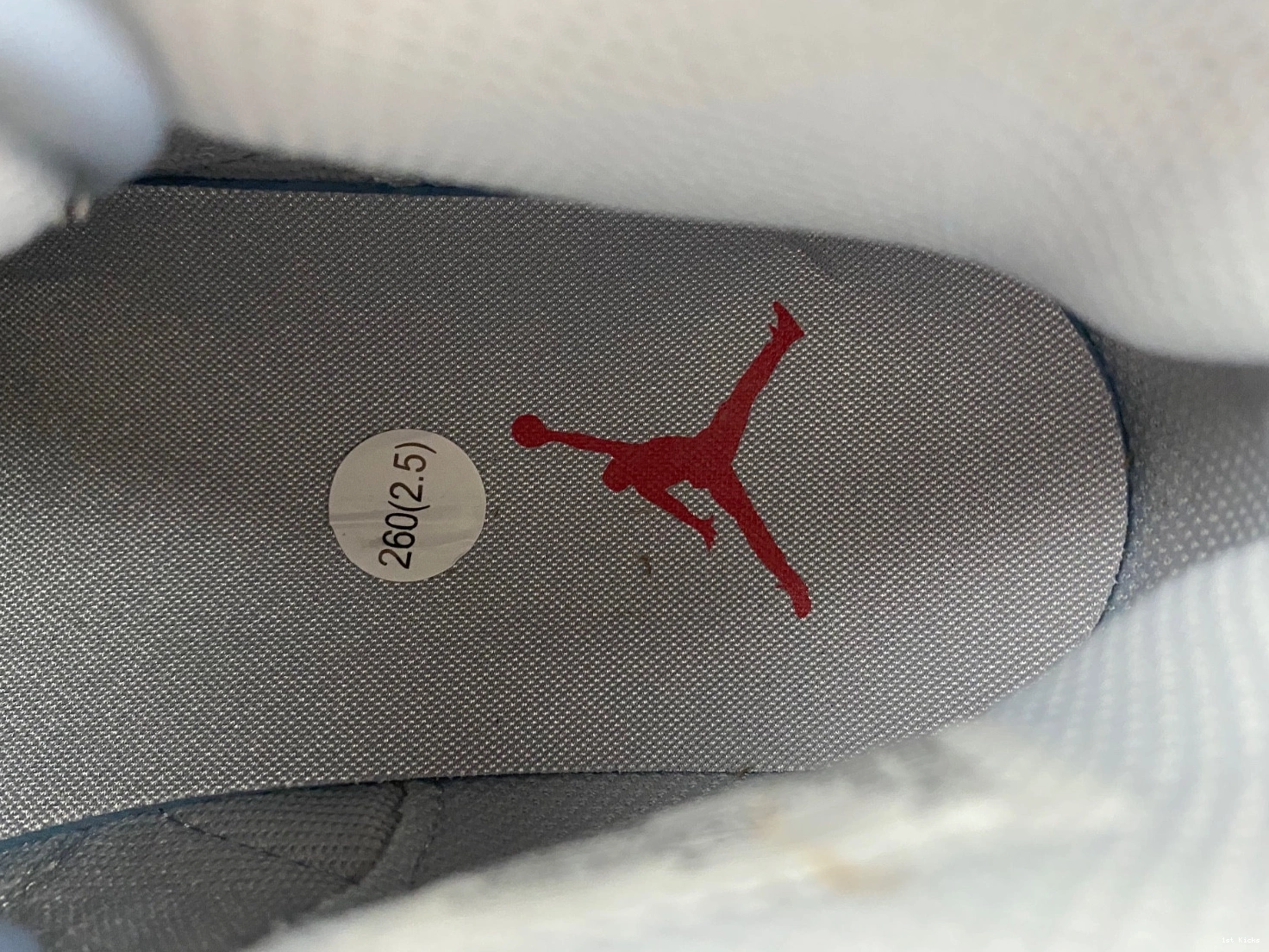 AV3922-002 - Jordan Legacy Grey Men's Wolf 312 1113